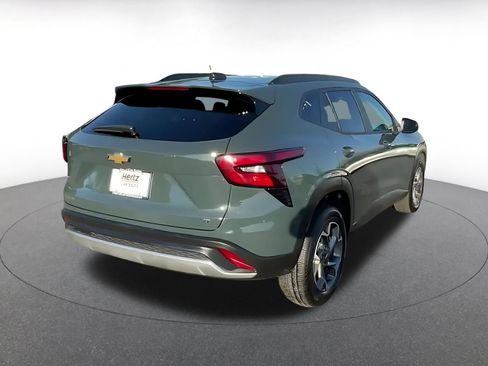Used 2025 Chevrolet Trax LT image 14
