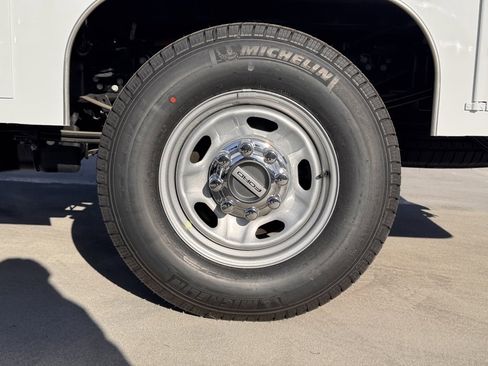 New 2025 Ford F250 XL w/ XL Chrome Package image 14