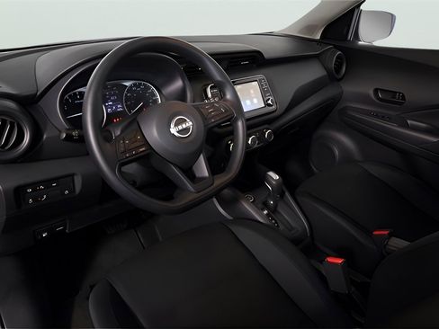 Used 2024 Nissan Kicks S image 13