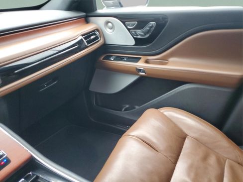 Used 2021 Lincoln Aviator Reserve w/ Equipment Group 208A image 22