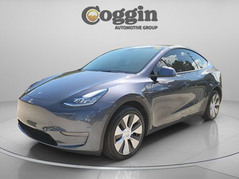 Used 2023 Tesla Model Y Long Range AWD/4WD image 9