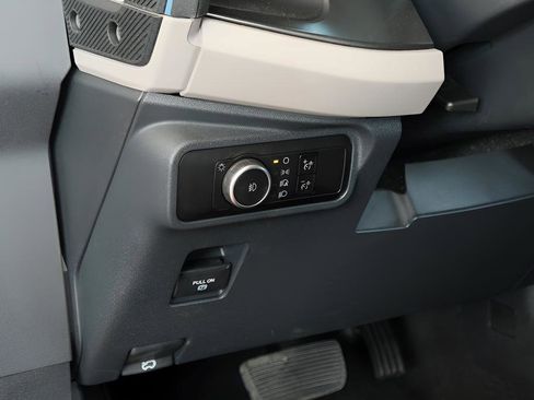 Used 2023 Ford Bronco Wildtrak image 28