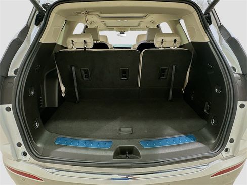 Used 2024 Buick Enclave Essence w/ Experience Buick Package image 27