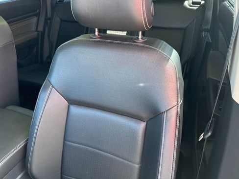 Used 2023 Volkswagen Atlas SE w/ Panoramic Sunroof Package FWD image 10