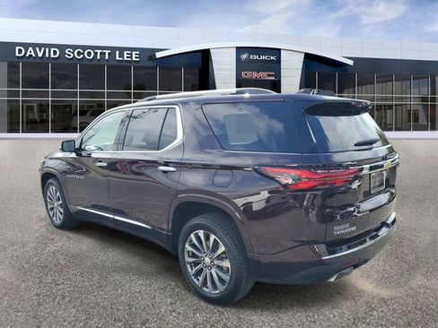 Used 2023 Chevrolet Traverse Premier w/ LPO, Cargo Package FWD image 3