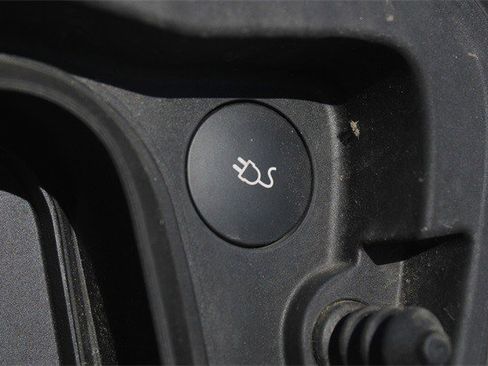 Used 2021 Volvo XC40 P8 Recharge w/ Advanced Package image 10