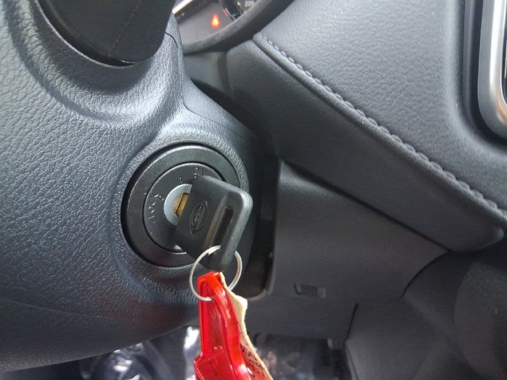 Used 2025 Nissan Versa S FWD image 29