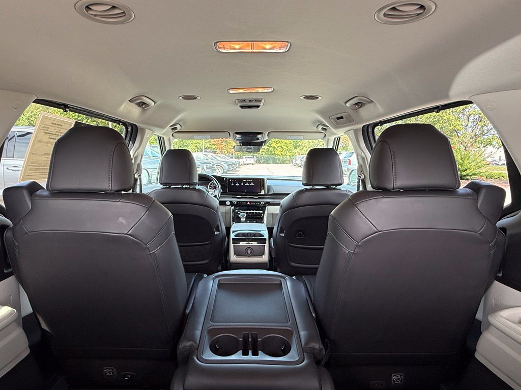 Used 2022 Kia Carnival EX FWD image 33