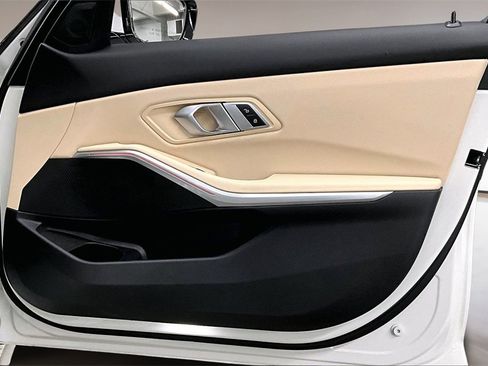 Used 2019 BMW 330i Sedan w/ Driving Assistance Package image 26