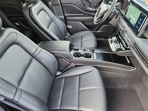 New 2026 Lincoln Corsair Premiere image 13