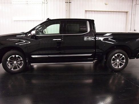 Used 2024 Chevrolet Silverado 1500 High Country w/ Z71 Off-Road Package image 4