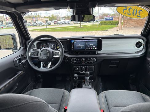 Used 2025 Jeep Wrangler Sahara w/ Safety Group AWD/4WD image 26