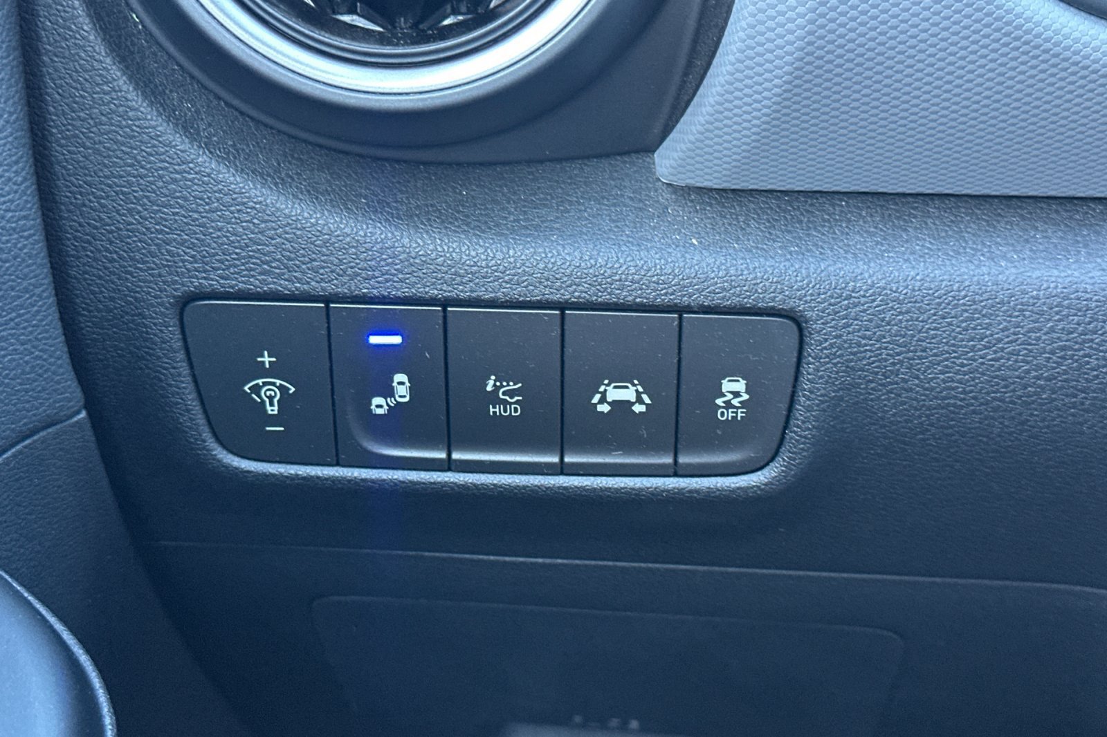 Used 2019 Hyundai Kona Ultimate AWD/4WD image 40