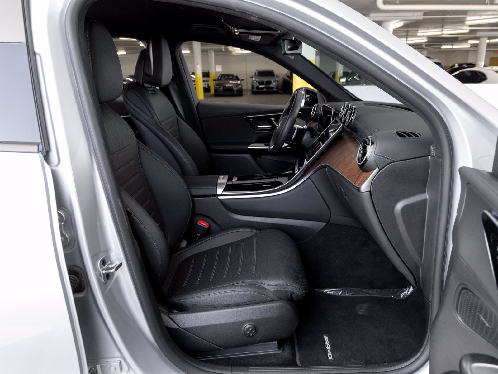 Certified 2026 Mercedes-Benz GLC 300 image 29