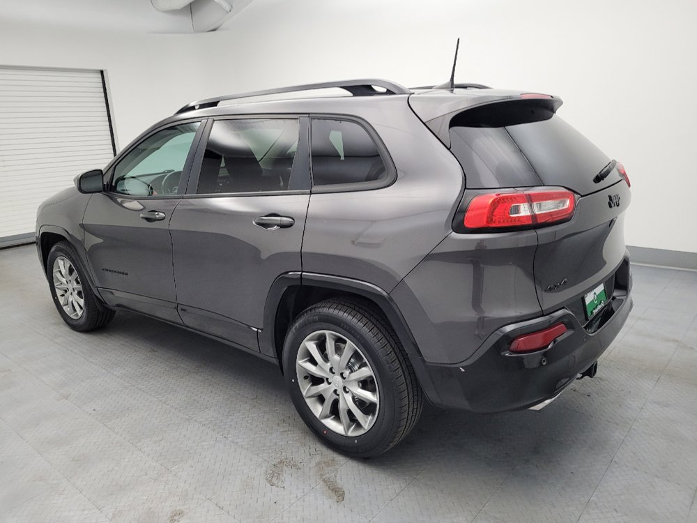 Used 2018 Jeep Cherokee Latitude AWD/4WD image 3