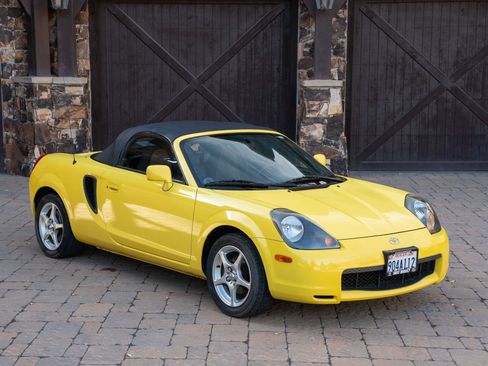 Used 2001 Toyota MR2 Spyder image 14