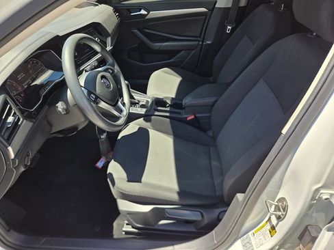 Used 2019 Volkswagen Jetta S w/ Driver Assistance Package FWD image 9
