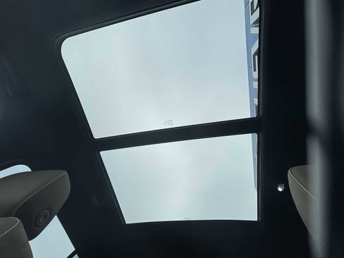 Used 2024 Chevrolet Suburban Premier w/ Premium Package 2 image 18