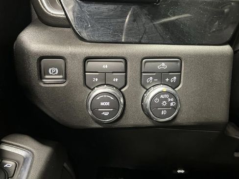 Used 2024 GMC Sierra 2500 SLE w/ SLE Convenience Package image 23
