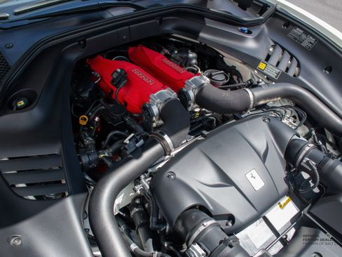 Certified 2015 Ferrari California T image 6