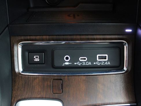 Used 2024 Subaru Ascent Touring AWD/4WD image 18