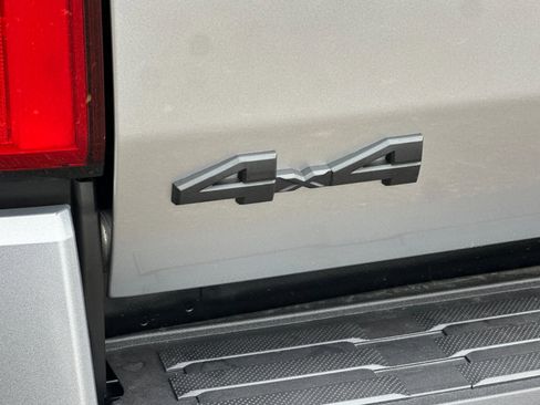 New 2025 Toyota Tacoma SR5 image 7