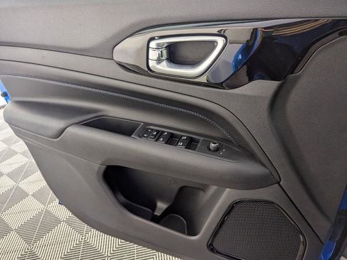 New 2026 Jeep Compass Latitude image 25