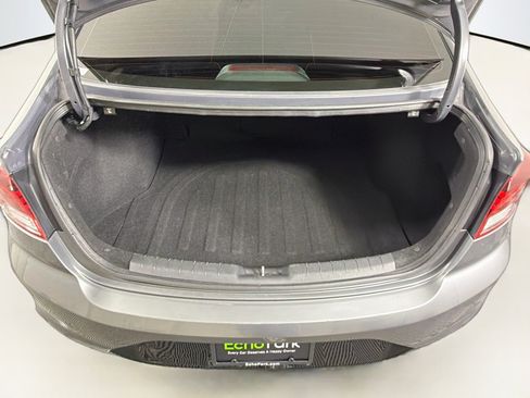Used 2019 Hyundai Elantra Limited FWD image 27