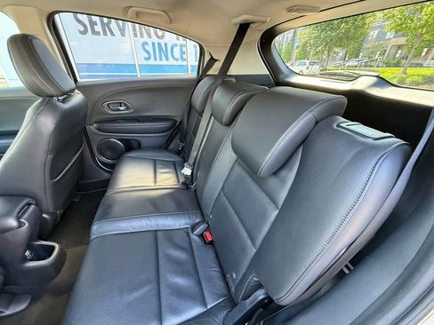 Used 2020 Honda HR-V Touring image 29
