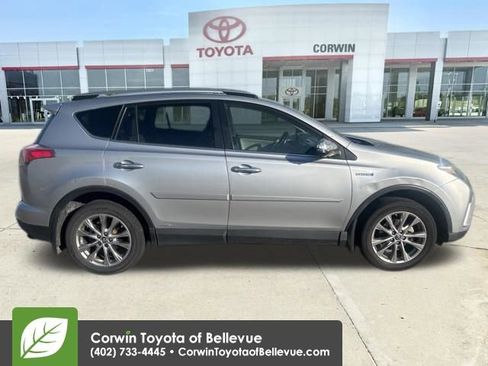 Used 2018 Toyota RAV4 Limited w/ Advanced Technology Package AWD/4WD image 31