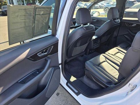 Used 2025 Audi Q7 2.0T Premium w/ Convenience Package image 18