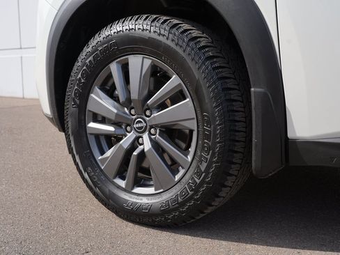 Used 2023 Nissan Pathfinder SV AWD/4WD image 34