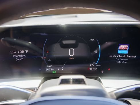 Certified 2024 Cadillac Lyriq Luxury AWD/4WD image 10