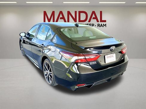 Used 2023 Toyota Camry SE FWD image 8