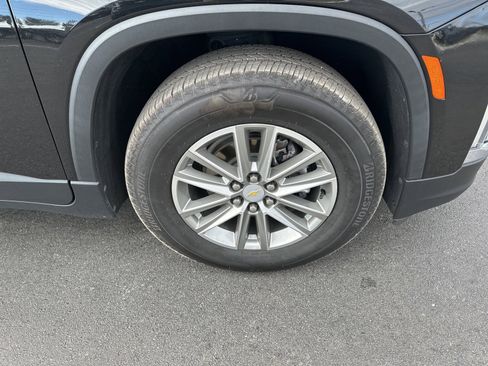 Used 2023 Chevrolet Traverse LT image 10