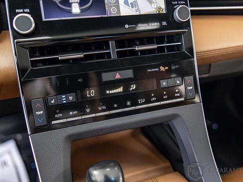 Used 2019 Toyota Avalon Limited w/ Advanced Safety Package FWD image 28