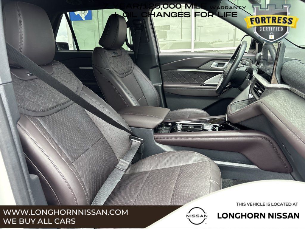 Used 2025 Ford Explorer Platinum w/ Ultimate Package RWD image 25