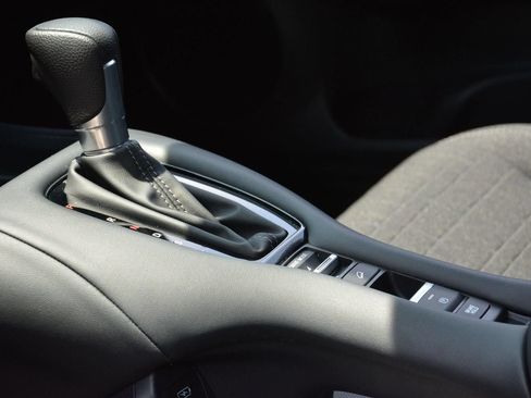 Used 2024 Honda HR-V LX image 13