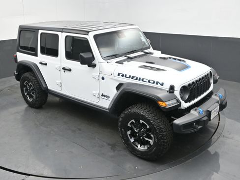 Used 2024 Jeep Wrangler Unlimited Rubicon 4xe image 33