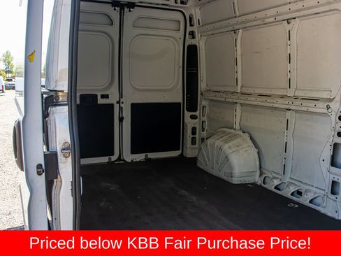 Used 2023 RAM ProMaster 2500 FWD image 15