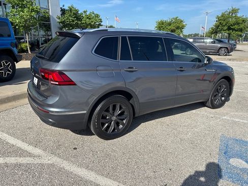 Used 2024 Volkswagen Tiguan SE AWD/4WD image 31
