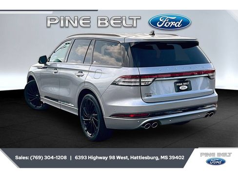 Used 2023 Lincoln Aviator Reserve w/ Equipment Group 201A RWD image 2