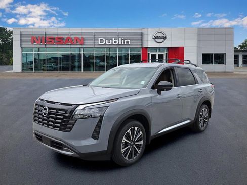 New 2026 Nissan Pathfinder Platinum FWD image 1