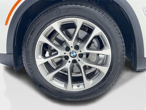 Used 2022 BMW X5 xDrive40i w/ Parking Assistance Package image 54