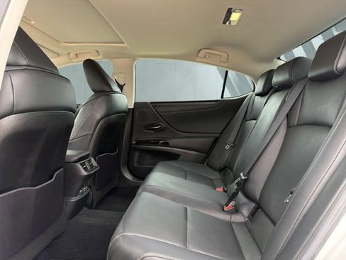 Certified 2023 Lexus ES 350 w/ Premium Package FWD image 9
