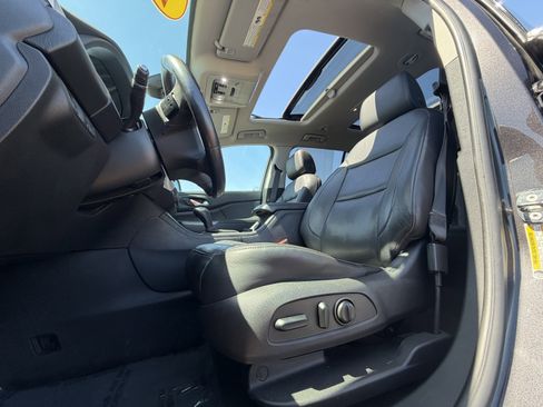 Used 2018 GMC Acadia SLT AWD/4WD image 7