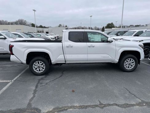 New 2026 Toyota Tacoma TRD Off-Road AWD/4WD image 13