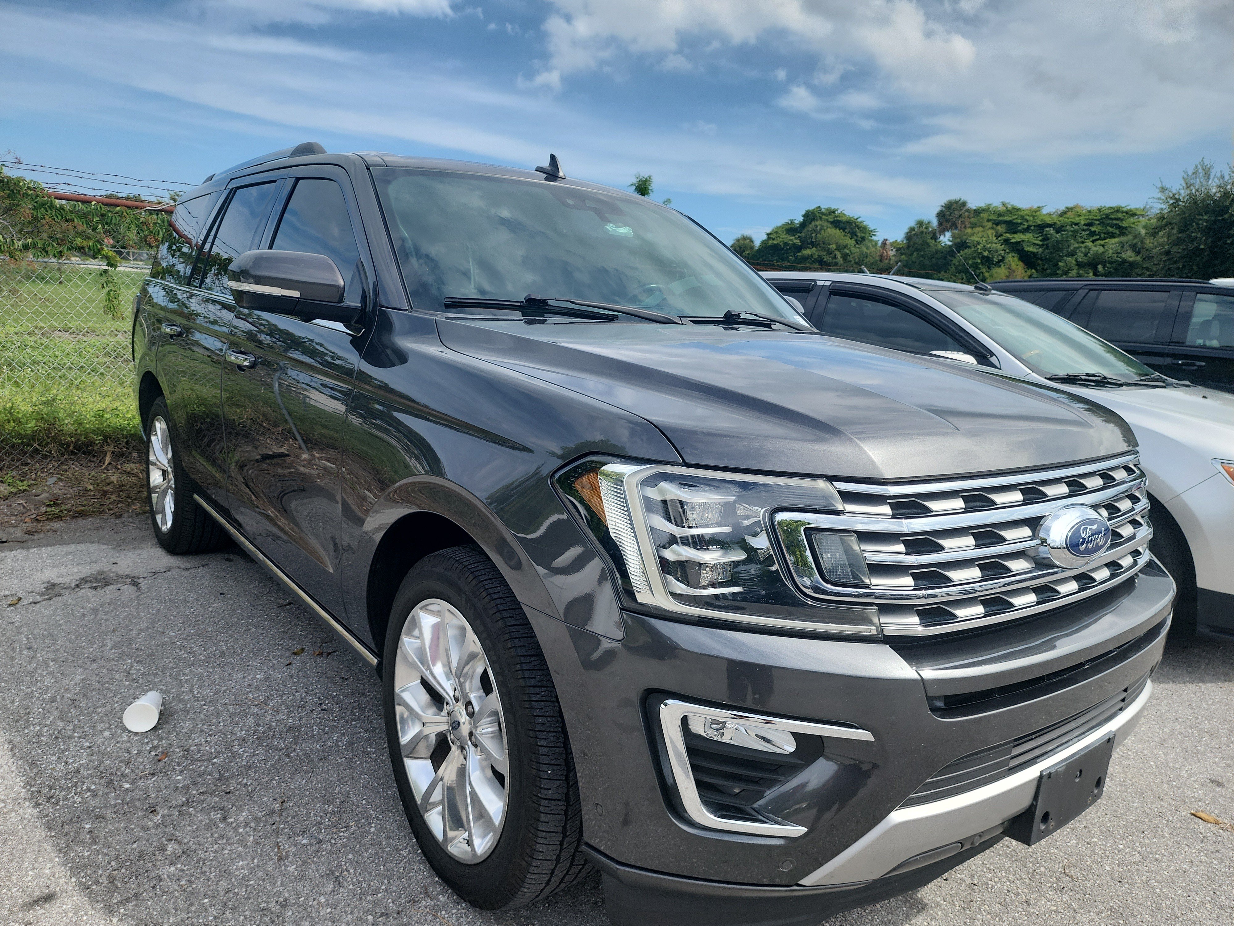 Used 2018 Ford Expedition Limited w/ Equipment Group 302A RWD image 3