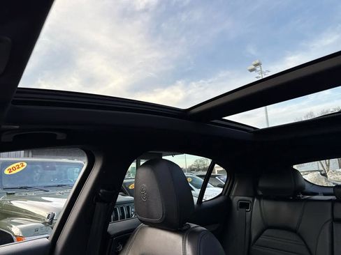 Used 2022 Alfa Romeo Stelvio Veloce image 55