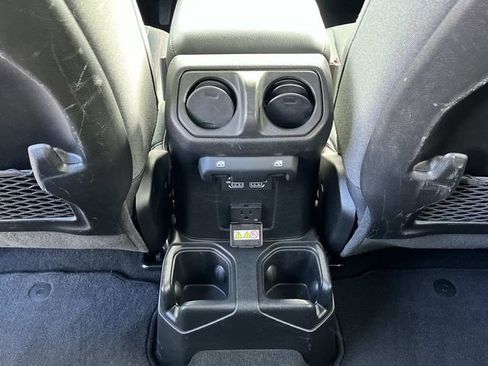Used 2025 Jeep Wrangler Unlimited Rubicon AWD/4WD image 20